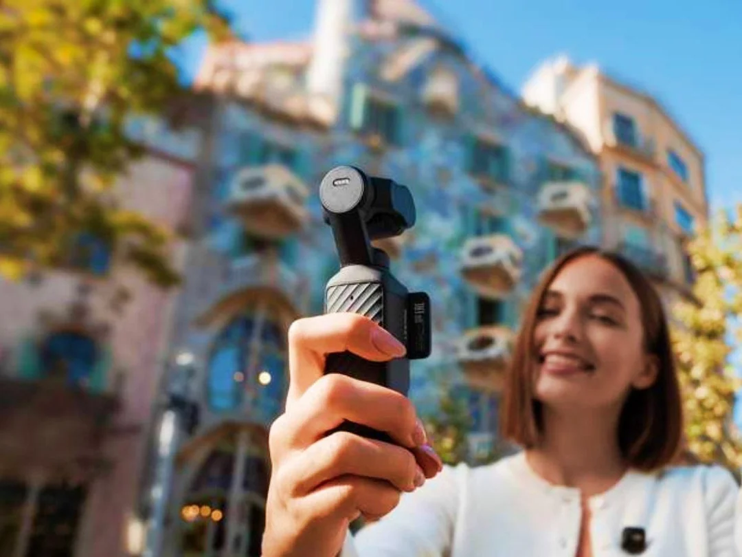 DJI Osmo Pocket 4 - Creator Combo 1 DJI Osmo Pocket 4